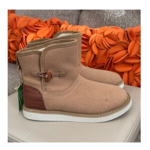 ❣️🆕Sanuk Tan Cozy Vibe Surf Check SL Boots❣️